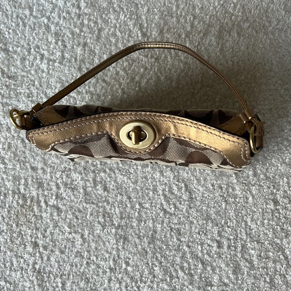 Coach baguette in gold - Picture 3 of 5